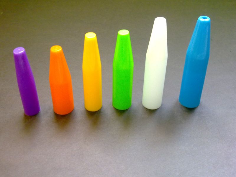 Mini zestaw plastikowych tulei.